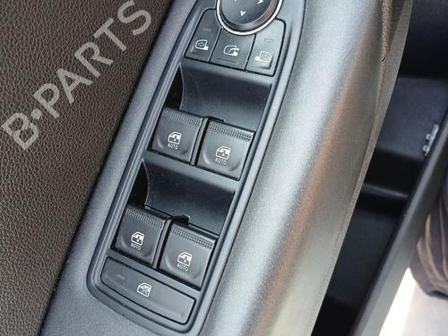 Used Left front window switch Left front window switch RENAULT CAPTUR II (HF_) 1.0 TCe 90 ECO-G (HFM6) (91 hp) 34441440 34441440