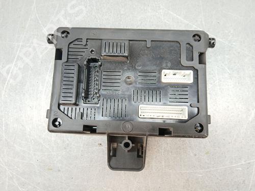 Used Fuse box RENAULT CLIO III (BR0/1, CR0/1) 1.4 16V (98 hp) 30176130