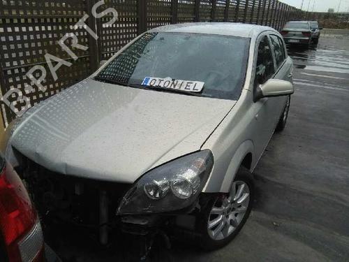 Fuse box OPEL ASTRA H (A04) 1.9 CDTI (L48) | BP2420393E1 