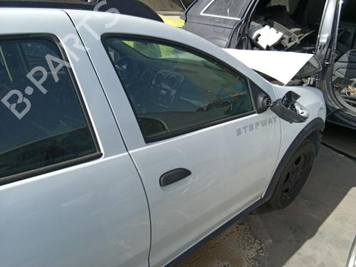 right-front-door-dacia-sandero-ii-2012-38255346 main image