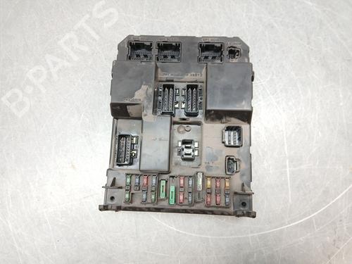 Used Fuse box PEUGEOT 307 SW (3H) 2.0 HDI 90 (90 hp) 31807585