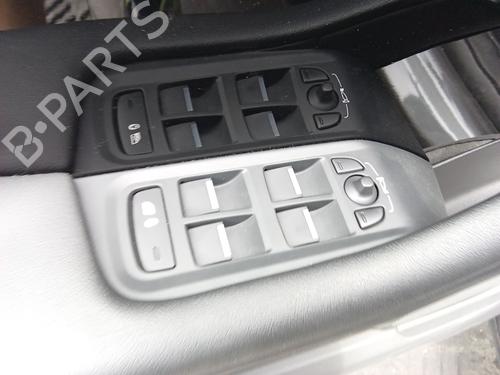 left-front-window-switch-jaguar-i-pace-x590-2018-40534230 main image