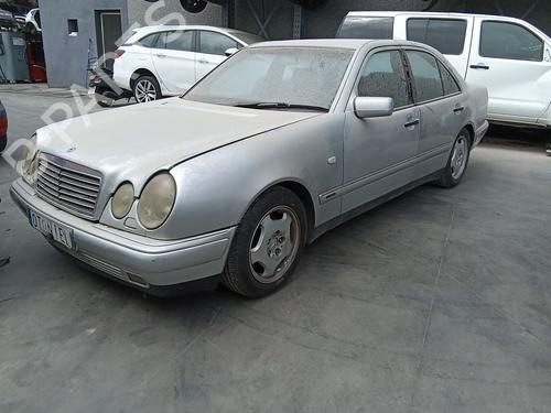 Brugte MERCEDES-BENZ E-CLASS (W210) E 300 Turbo-D (210.025) 4828054