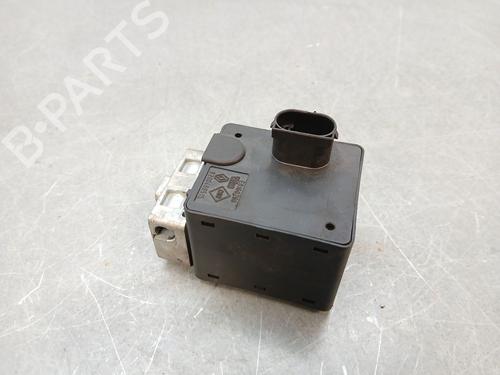 Used Electronic module RENAULT MEGANE II Estate (KM0/1_) 1.5 dCi (KM16, KM1E) (106 hp) 27569078