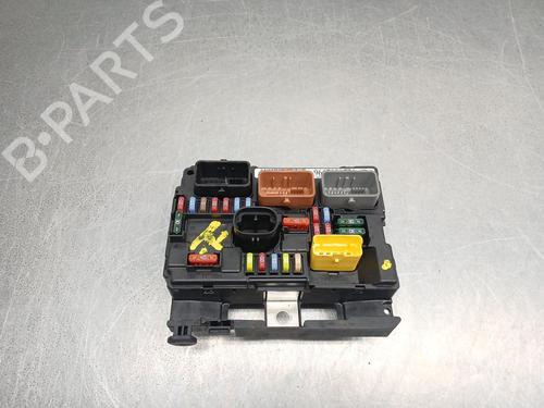 Used Fuse box Fuse box 39429930 39429930