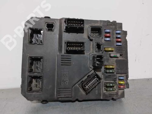 Used Fuse box PEUGEOT 407 (6D_) 2.0 HDi 135 (6DRHRH, 6DRHRE, 6DRHRG, 6DRHRJ) (136 hp) 8408868