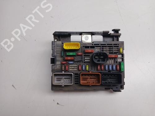 Used Fuse box Fuse box 39247900 39247900