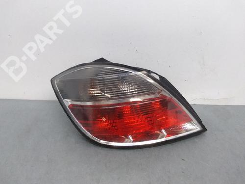 Used Left taillight OPEL ASTRA H (A04) [2004-2014]  10322283