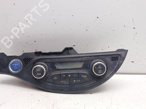 Used Climate control TOYOTA YARIS (_P13_) 1.5 Hybrid (NHP130_, NHP130) (101 hp) 32442581