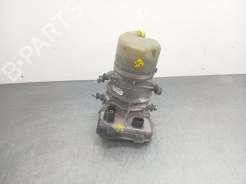 Used Steering pump Steering pump VOLVO S60 II (134) D3 (163 hp) 34215589 34215589