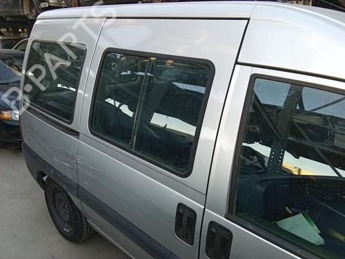 Høyre side skyvedør Høyre side skyvedør FIAT SCUDO Bus (220_) 2.0 JTD (109 hp) 39904883 39904883