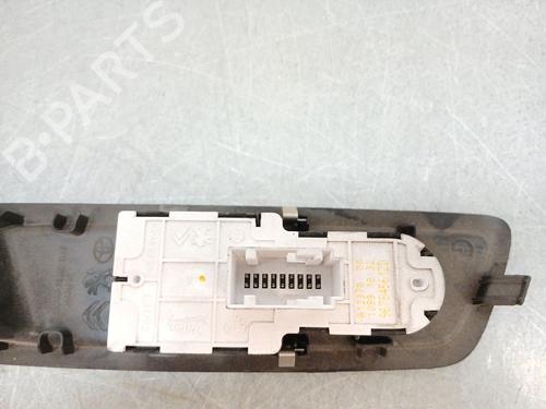 Left front window switch OPEL VIVARO C Van (K0) 2.0 | BP39533845I27 - Image 4