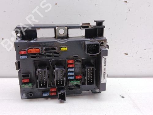 Używane Skrzynka bezpieczników PEUGEOT 206 Van 1.4 HDi (68 hp) 31125716