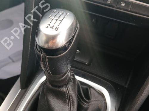 gearkasse-renault-megane-iv-hatchback-b9amn_-2015-30352230 main image