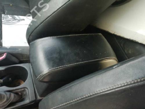 Used Armrest / Center console TOYOTA AURIS (_E18_) 1.8 Hybrid (ZWE186_, ZWE186R) (136 hp) 10661214