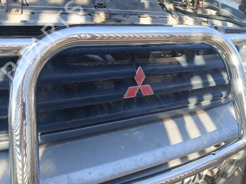 Grill MITSUBISHI PAJERO II (V3_W, V2_W, V4_W, V5_W) 2.8 TD (V46W, V26W) (125 hp) 29566476
