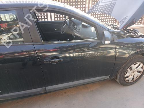 Puerta delantera derecha RENAULT MEGANE III Hatchback (BZ0/1_, B3_) 1.2 TCe (BZ2B, BZ11) (116 hp) 29826895