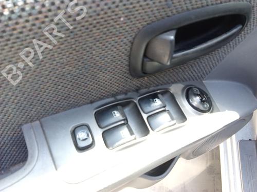 Used Left front window switch Left front window switch 39070857 39070857