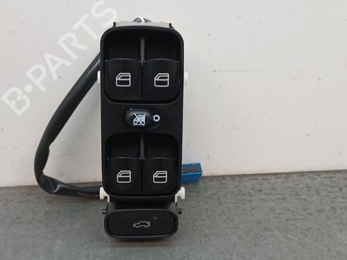Used Left front window switch MERCEDES-BENZ C-CLASS (W203) [2000-2007]  26457978