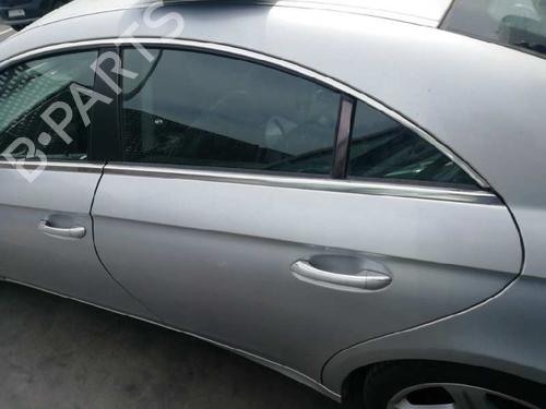 Used Left rear door MERCEDES-BENZ CLS (C219) [2004-2011]  17567392