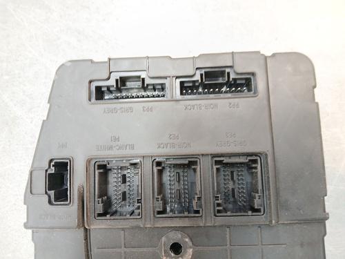 Fuse box RENAULT GRAND SCÉNIC II (JM0/1_) 1.9 dCi (JM0G, JM12, JM1G, JM2C) | BP32022757E1