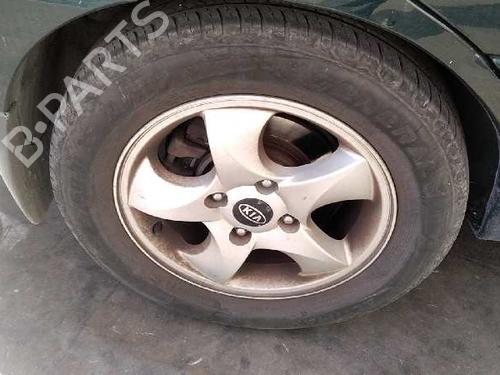 Right headlight KIA CARENS II MPV (FJ) 2.0 CRDi | BP2387105C29 