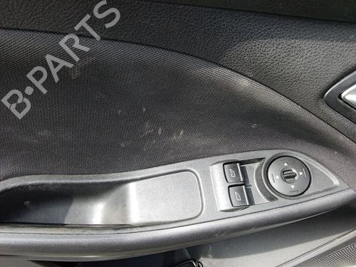 Used Left front window switch Left front window switch FORD FOCUS III 1.5 TDCi (120 hp) 39890071 39890071