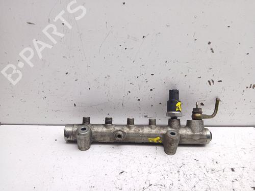 Used Injection rail Injection rail 37991614 37991614