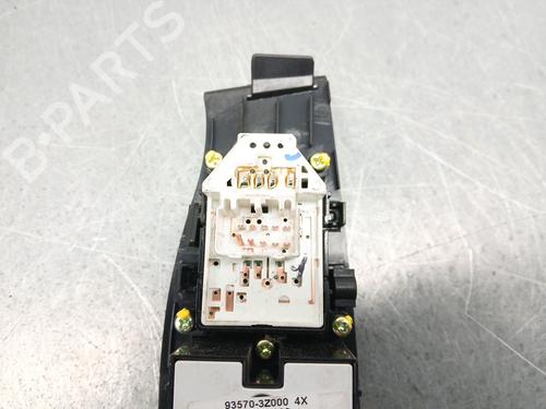 Left front window switch HYUNDAI i40 I CW (VF) 1.7 CRDi | BP30769693I27