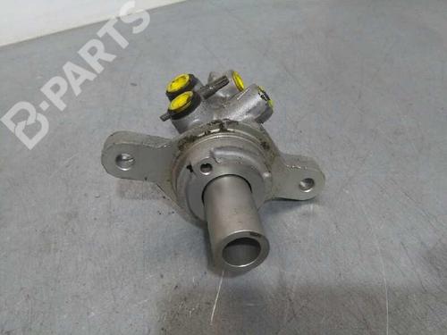 Used Brake master cylinder BMW 1 (F21) 116 d (116 hp) 12193904