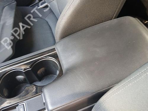 Armlehne für JAGUAR XE (X760) 2.0 D (180 hp) 30900129