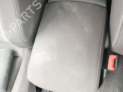 Used Armrest / Center console Armrest / Center console VW T-ROC (A11, D11) 2.0 TDI SCR (116 hp) 20662141 20662141