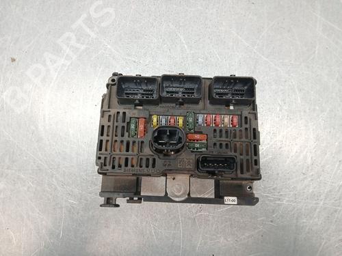 Used Fuse box CITROËN C4 Coupe (LA_) 1.6 HDi (90 hp) 31290745