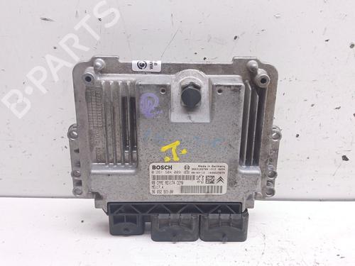 Used Engine control unit (ECU) Engine control unit (ECU) 37996921 37996921
