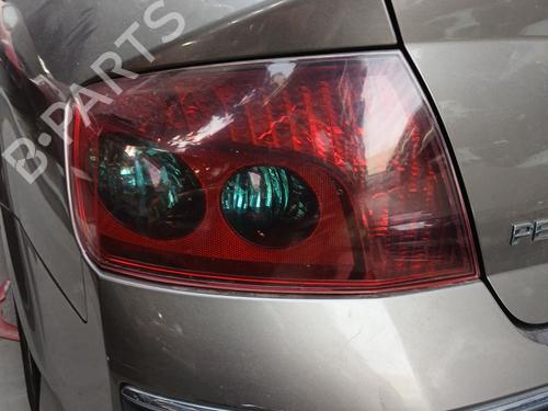 Used Left taillight PEUGEOT 407 (6D_) 2.0 HDi 135 (6DRHRH, 6DRHRE, 6DRHRG, 6DRHRJ) (136 hp) 28357497