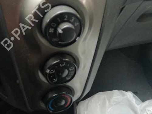 Used Climate control TOYOTA YARIS (_P9_) 1.0 VVT-i (KSP90_, KSP90R) (69 hp) 12181489