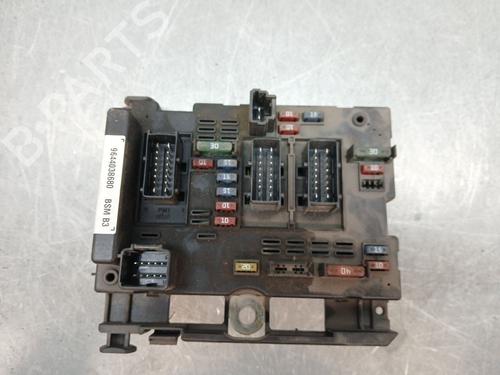Used Fuse box PEUGEOT 307 (3A/C) 2.0 HDi 90 (90 hp) 30453033