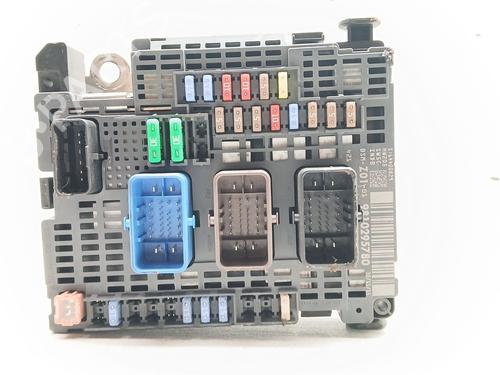 Used Fuse box PEUGEOT 308 II (LB_, LP_, LW_, LH_, L3_) 1.2 THP 130 (131 hp) 27511760