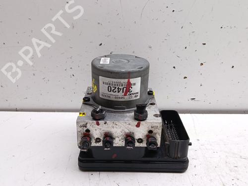 Used ABS pump ABS pump KIA SPORTAGE IV (QL, QLE) 1.7 CRDi (116 hp) 33465539 33465539