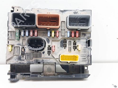 Used Fuse box PEUGEOT 307 (3A/C) 1.6 HDi (90 hp) 27162527