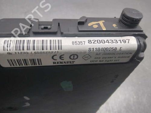 Fuse box RENAULT SCÉNIC II (JM0/1_)  | BP17726253E1 