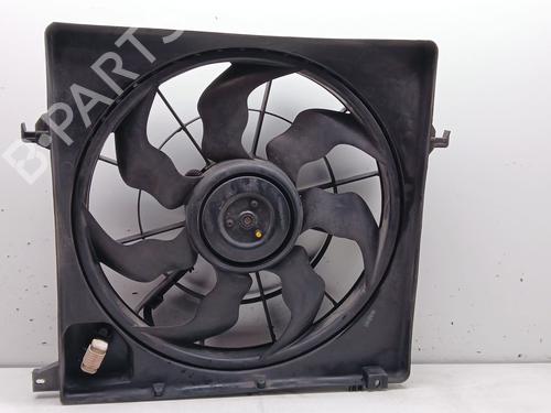 Used Radiator fan HYUNDAI SANTA FÉ II (CM) 2.2 CRDi GLS (150 hp) 31097054