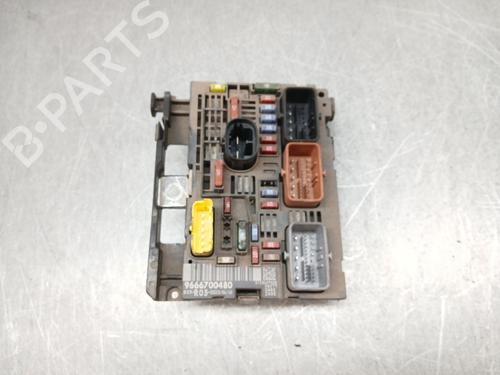 boite-a-fusibles-citroen-berlingo-multispace-b9-2008-31808419 main image