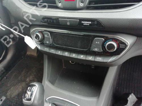 climate-control-hyundai-i30-estate-pde-16-crdi-2017-10141982 main image