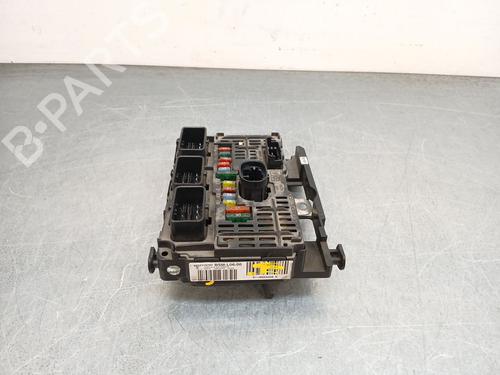 Used Fuse box Fuse box 37072971 37072971