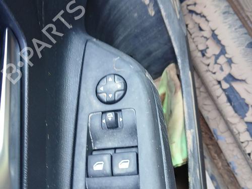 Used Left front window switch OPEL CORSA F (P2JO) 1.2 (68) (101 hp) 21595064