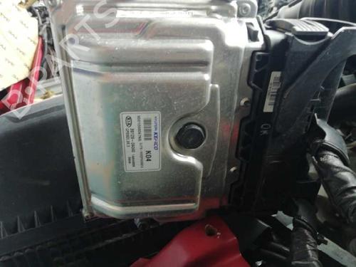 Used Engine control unit (ECU) KIA STONIC (YB) [2017-2025]  13496012