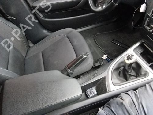 Used Armrest / Center console Armrest / Center console BMW 1 (E87) 118 d (143 hp) 40281446 40281446