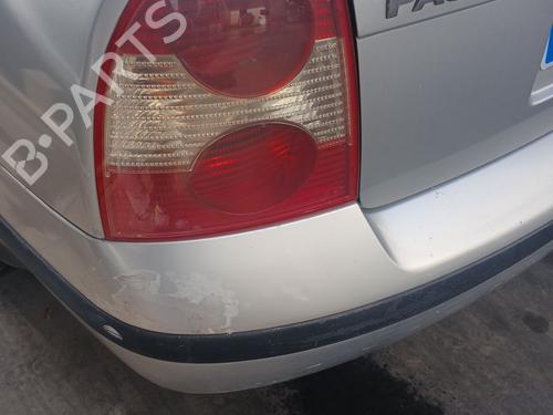 Venstre Baklys VW PASSAT B5.5 (3B3) 1.6 (102 hp) 31129847