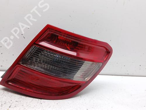 Used Right taillight Right taillight MERCEDES-BENZ C-CLASS (W204) C 250 CDI (204.003) (204 hp) 33983438 33983438